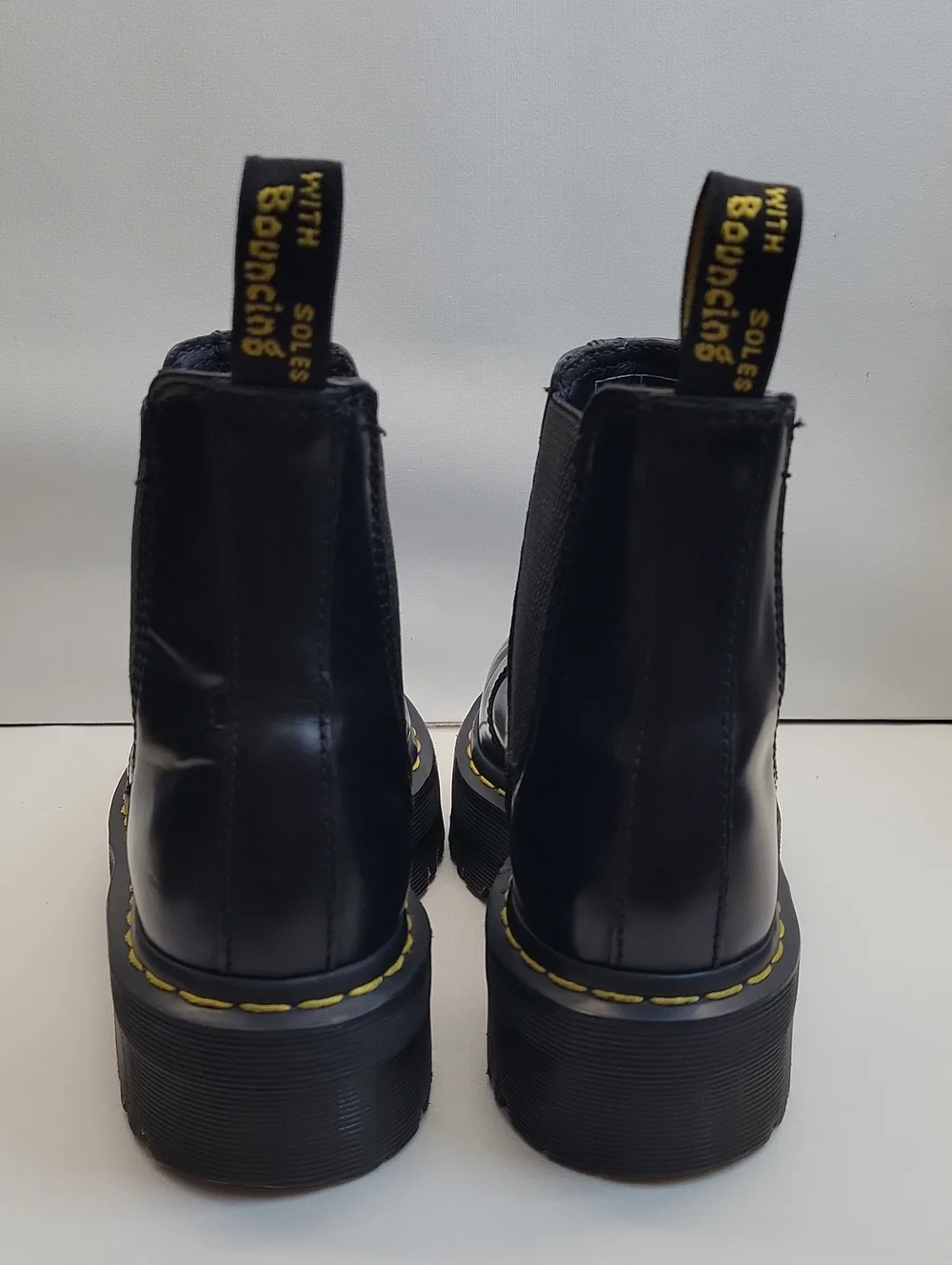 Dr. Martens 2976 Quad Smooth Leather Platform Chelsea Boots Unisex US L 7 M 6